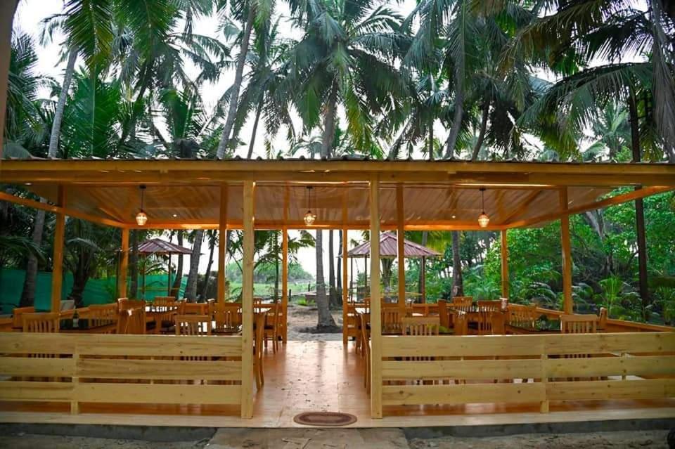 Sunlight Beach Resort Bhogwe ภายนอก รูปภาพ