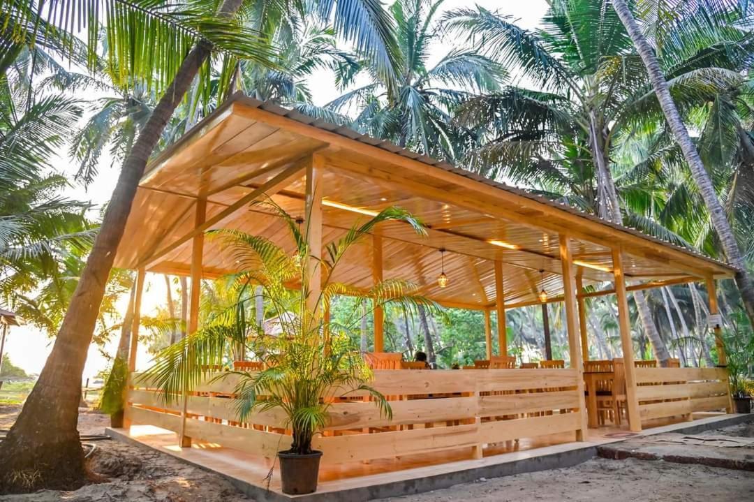 Sunlight Beach Resort Bhogwe ภายนอก รูปภาพ