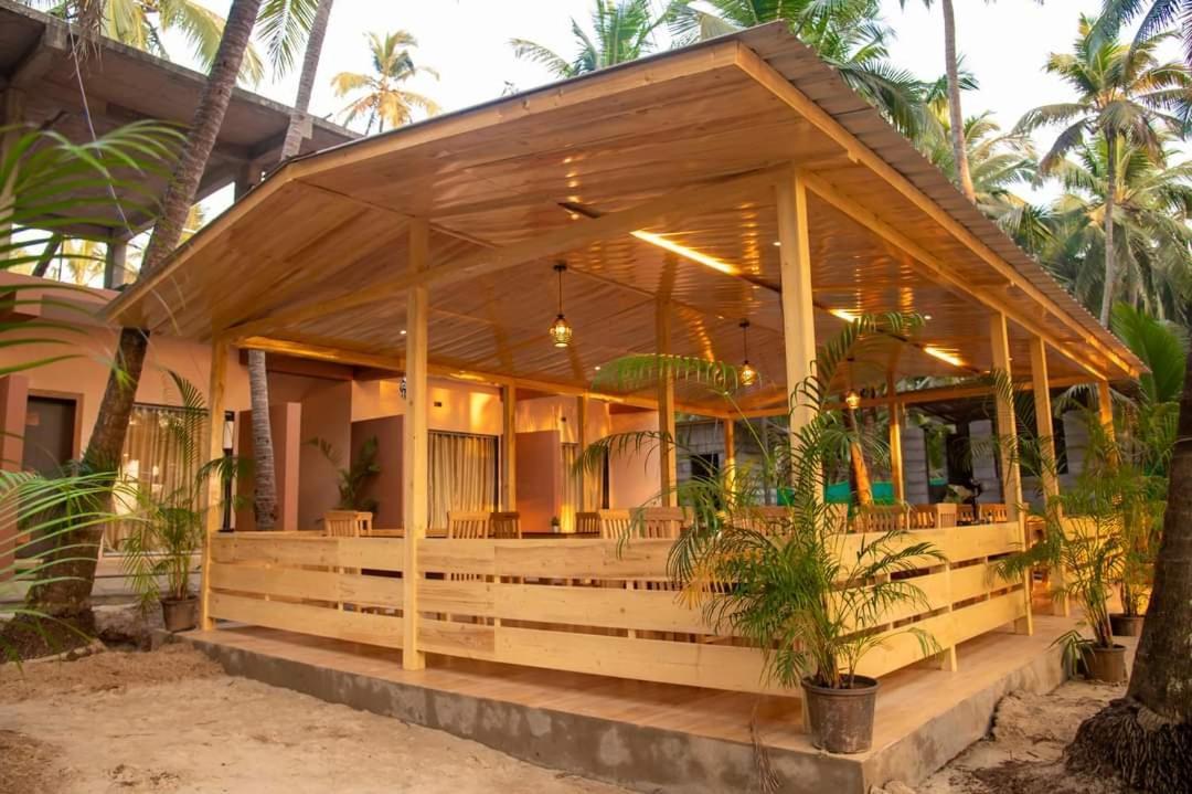 Sunlight Beach Resort Bhogwe ภายนอก รูปภาพ